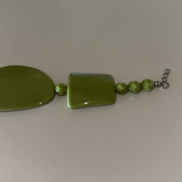 Bold Fashion Costume Necklace Geometric Shapes In A Stunning Green Shade - Picture 11 of 16